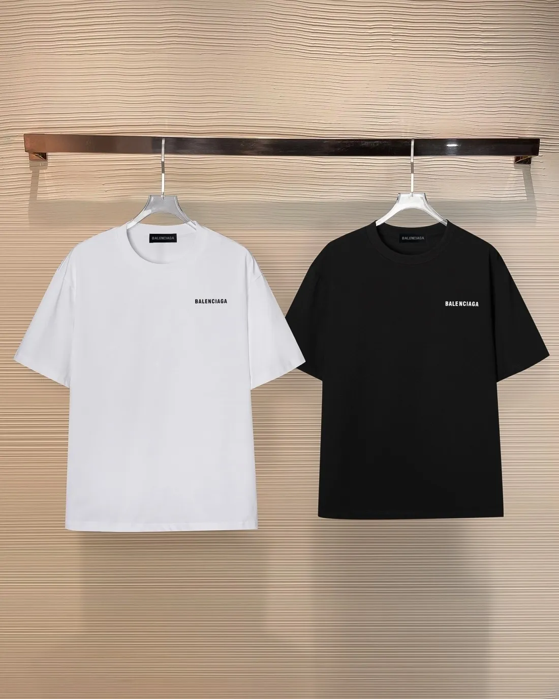 BALENCIAGA* Classic logo 🔥 T ✅ Quality ‼ ●320 ● ● 1：1 ● ●Size：S M L XL